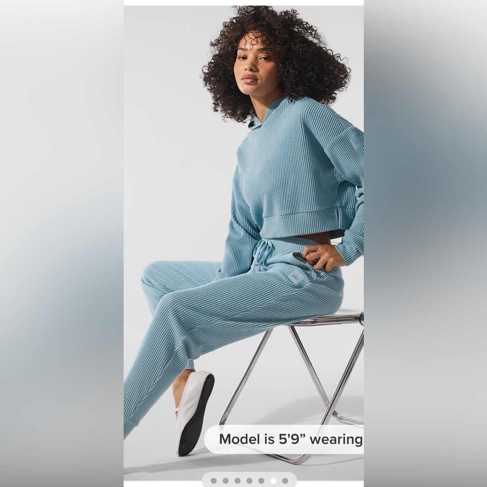 ALO Yoga Muse Sweatpants-NWT!! - Picture 8 of 10